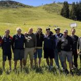 FIS-Abgeordnete und das Organisationskomitee von Ratschings bei einer Besichtigung. © FIS