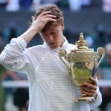Jannik Sinner hat in Wimbledon wieder einmal seine ganze Klasse gezeigt. © APA/afp / HENRY NICHOLLS
