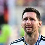 Lionel Messi war nach dem  Spiel am Boden. © APA/afp / PAUL ELLIS