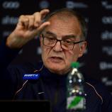 Marcelo Bielsa, Nationaltrainer Uruguays, hielt eine 100-minütige Pressekonferenz ab. © APA/afp / DANTE FERNANDEZ