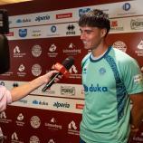 Raphael Kofler war ein gefragter Gesprächspartner beim Media Day des FCS. © FC Südtirol