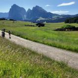 Strahlender Sonnenschein, faszinierendes Bergpanorama und überglückliche Teilnehmer: Der 13. Seiser Alm Halbmarathon war am Sonntag ein voller Erfolg. Die Highlights gibt's in diesem Video. © stol