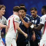 Zwischen Argentinien und England geht es heiß her. © APA/afp / ODD ANDERSEN