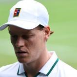 Jannik Sinner hat zu seiner Verletzung Stellung bezogen. © ANSA / NEIL HALL