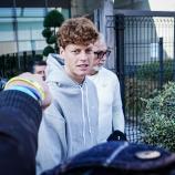 Jannik Sinner vor dem J Medical in Turin. © ANSA / Tino Romano / YU8