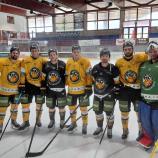 Sieben auf einen Streich. Das sind die Neuzugänge des HC Pustertal: David Farrance, Josef Prast, Gunnarwolfe Fontaine, Dominik Obexer, Gerry Fitzgerald, Luke Moncada und Colin Furlong (von links). © Kurt Platter