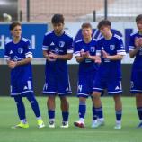 Mit einer spektakulären Rettung in den Playouts hat der FC Obermais in der vergangenen Saison die Klasse in der Serie D gehalten. Nun geht es in das schwierige zweite Jahr. Wie rüstet sich der Südtiroler Kult-Verein dafür? Wir haben beim sportlichen Leiter Michael Höller und bei Neuzugang Noah Schweitzer nachgefragt. © stol