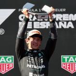 Kimi Antonelli freut sich nach dem Sieg in Madrid. © APA/afp / THOMAS COEX