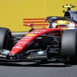 Lewis Hamilton in Madrid: Hier ist der Ferrari noch ganz. © APA/afp / THOMAS COEX