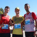 Sieger Andreas Reiterer (Mitte) freute sich mit  Luca Clara (links) und Khalid Jbari (rechts). © Sportissimus