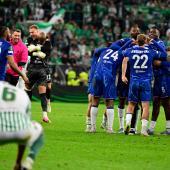 Der FC Chelsea (in blau) gewann die Conference League. © APA/afp / JOHN MACDOUGALL