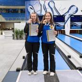 Happy about bronze in the U19 tandem: Silvia Gaiser and Sofia Saxl (from left).