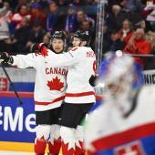 Les étoiles du Canada célèbrent leur arrivée en quarts de finale. © APA/afp / ANDERS WIKLUND