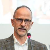 IDM-Geschäftsführer Erwin Hinteregger gehört als Vertreter des Landes Südtirols dem Verwaltungsrat der Fondazione Milano Cortina 2026 an, die als Ausrichter der Spiele fungieren. © Sports Media Austria / Sports Media Austria