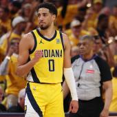 Tyrese Haliburton célèbre avec les Indiana Pacers © APA / MADDIE MEYER