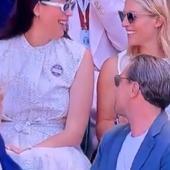 Leonardo DiCaprio (front right) and ski star Lara Gut-Behrami (back right). © Screenshot