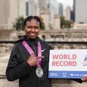 Ruth Chepngetich ist aus dem Verkehr gezogen worden. © APA / MICHAEL REAVES