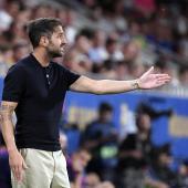 Cesc Fabregas: Comos Trainer hat einen großen Namen. © APA/afp / JOSEP LAGO