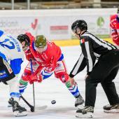 James Livingston during a face-off with Davide Schiavone. © Matthäus Kostner