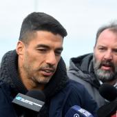 Luis Suarez was taken out of action. © APA/afp / DANTE FERNANDEZ