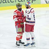 Scott Valentine and Thomas Raffl compete at the Sparkasse Arena. © Vanna Antonello