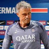 Trainer Luis Enrique hat sich bei einem Radunfall verletzt. © APA/afp / GEOFFROY VAN DER HASSELT