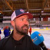 In our big ice hockey video series, Manuel Öhler presents us with the Rittner Buam today. The striker grabbed the SportNews camera and interviewed his teammates. He also included Mike Halmo, who has also been on the high plateau since the summer. © stol
