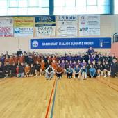 La photo de groupe des 71 athlètes du Tyrol du Sud.