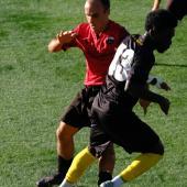 Erjon Haka (Haslach, left) plays Joshua Obeng (Neugries, right). M. Dorn