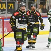 Henry Bowlby scored the 1-0. © I. Foppa / HC Pustertal
