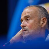 Luis Enrique will be without several regular players. © APA/afp / JOSEP LAGO