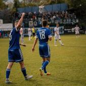 Manuel Brusco (left) clenches his fist: After a pass from Kilian Bauernfeind (right), the striker hit the target. © Patrick Schwienbacher