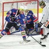Patrick Madsen (left) decides the derby. © Max Pattis