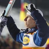 Daniel Tschofenig hat die Saison mit einem Sieg in Lillehammer begonnen. © ANSA / Christopher Neundorf