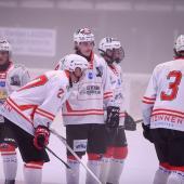 Hängende Köpfe bei den Toblachern. Sie kommen nicht aus dem Tabellenkeller.