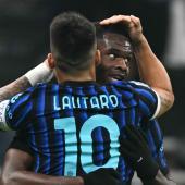 Inter celebrates a home victory. © APA/afp / STEFANO RELLANDINI