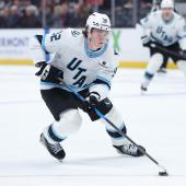 Logan Cooley ravit les fans de Mammoth © APA / SEAN M. HAFFEY