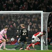 Manuel Neuer und Konrad Laimer mussten sich mit Bayern München erstmals geschlagen geben. © APA/afp / BEN STANSALL