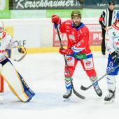 Adam Brady (center) will no longer wear the red Val Gardena jersey. © Matthaeus Kostner