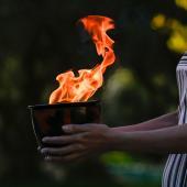 Am Donnerstag erfolgt die Übergab des Olympischen Feuers. © APA/afp / ARIS MESSINIS