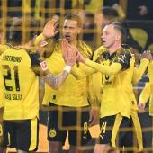 Der BVB klatscht sich ab. © APA/afp / UWE KRAFT