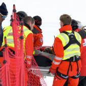 The Olympic champion had to be taken away. © ANSA / JEAN-CHRISTOPHE BOTT
