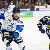 Captain Paul Eisendle (left) led Sterzing to victory against the reigning champions. © EK Zeller Eisbären