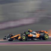 Lando Norris geht als WM-Favorit in das letzte Rennen. © ANSA / ALI HAIDER