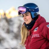 Lindsey Vonns Blick richtet sich weit ins neue Jahr. © APA/afp / FABRICE COFFRINI