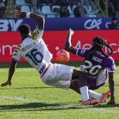 Moise Kean (right) is in crisis with Fiorentina. © ANSA / Lorenzo Cattani
