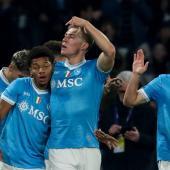 Rasmus Hojlund (Bildmitte) und David Neres (links) waren die überragenden Akteure. © APA/afp / CARLO HERMANN