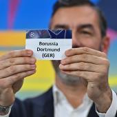 Arsenal-Legende Robert Pires fungierte als Losfee. © APA/afp / HAROLD CUNNINGHAM