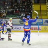 Asiago jubelt, Ritten hadert. © Serena Fantini