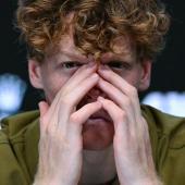 Jannik Sinner zeigte sich nach dem Match enttäuscht. © APA/afp / WILLIAM WEST